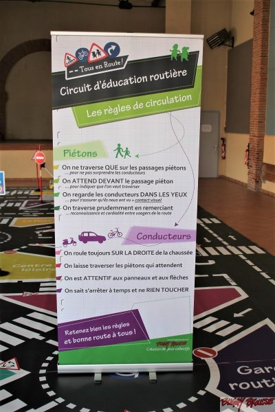 Totem des règles de circulation piétons et conducteurs - www.tousenroute.com