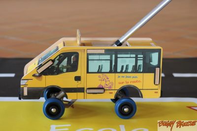 Car Scolaire en bois avec volant – Image 3