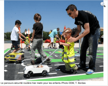 2015 11 Toulouse - On s'amuse au bord de l'autoroute -la Depeche du Midi buggybrousse.com